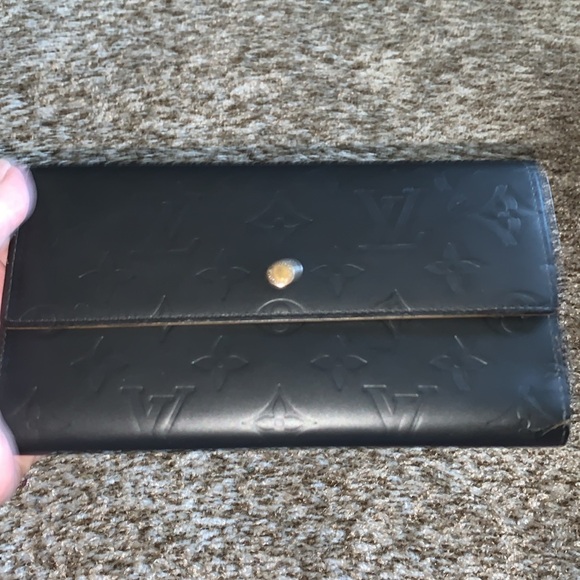 International Louis Vuitton Wallet - Picture 8 of 10